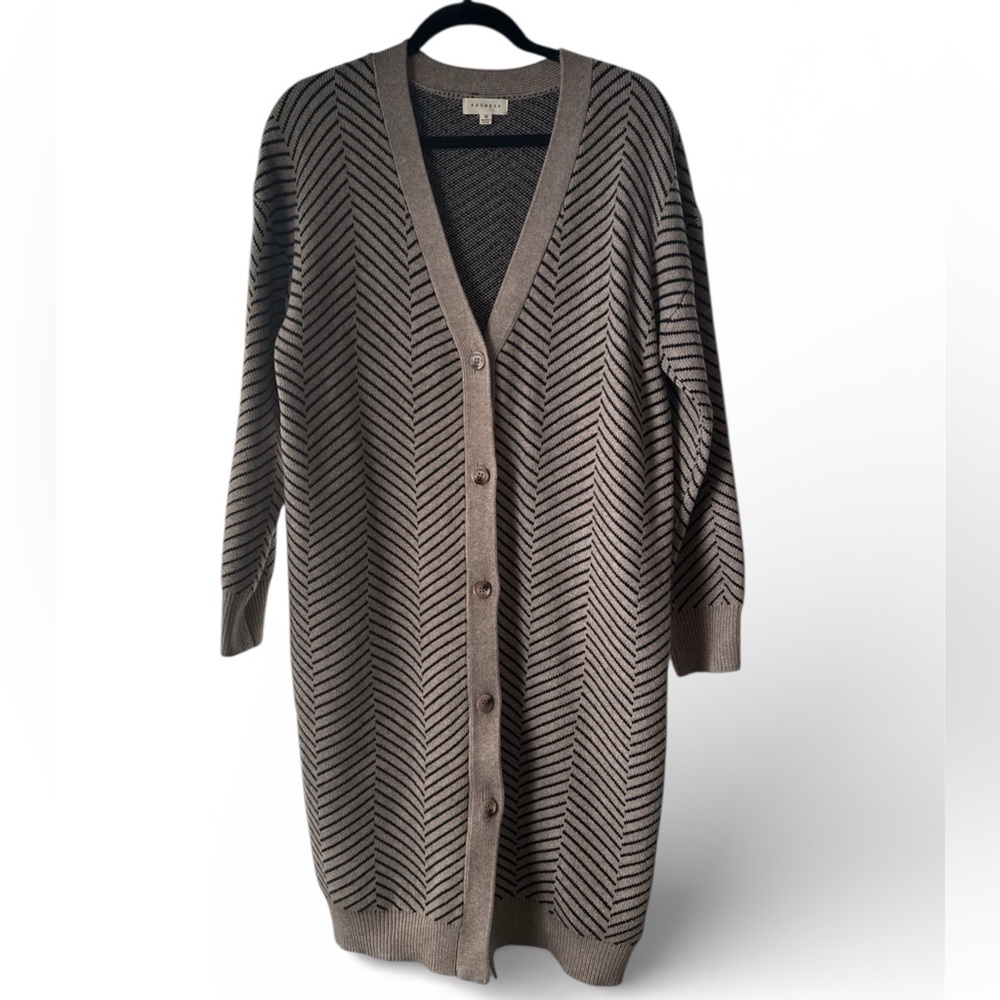 Grayish brown & black Chevron Patterned Women's Sweater